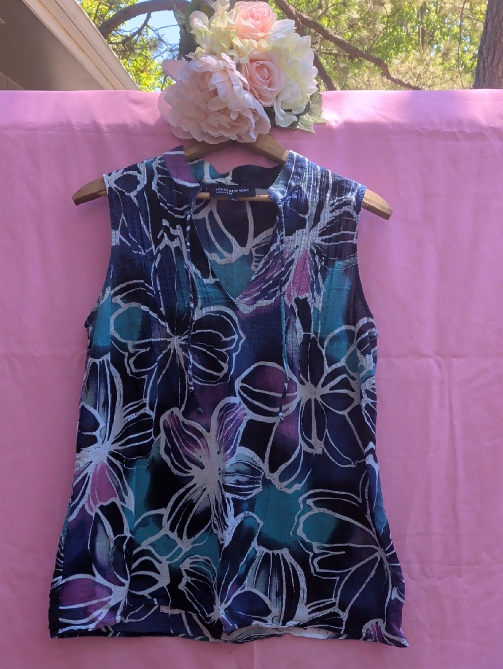 Jones New York Sleeveless Floral V-Neck Blouse - Navy Multi